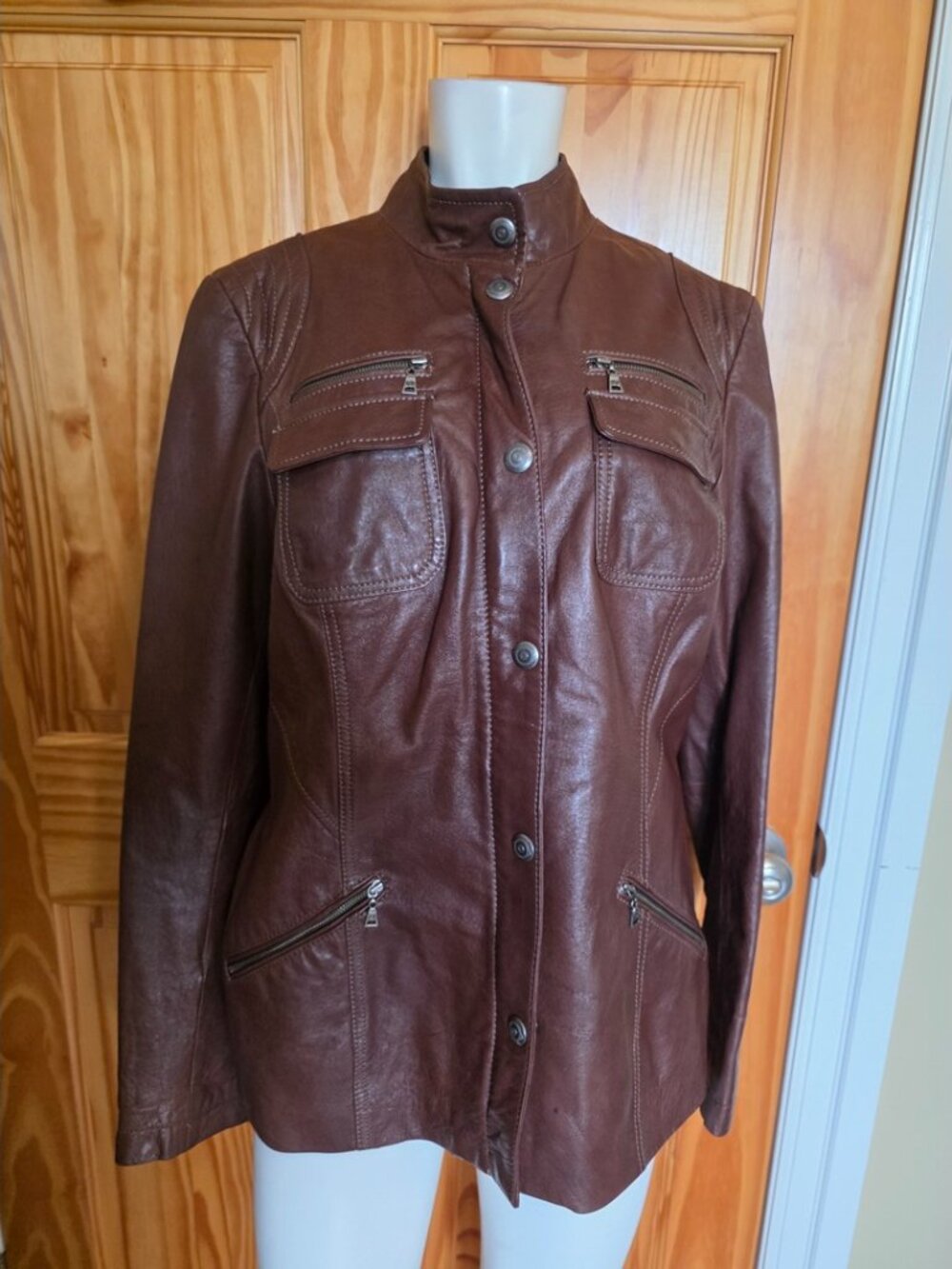 Danier Women's Size M Brown Genuine Leather Jacket